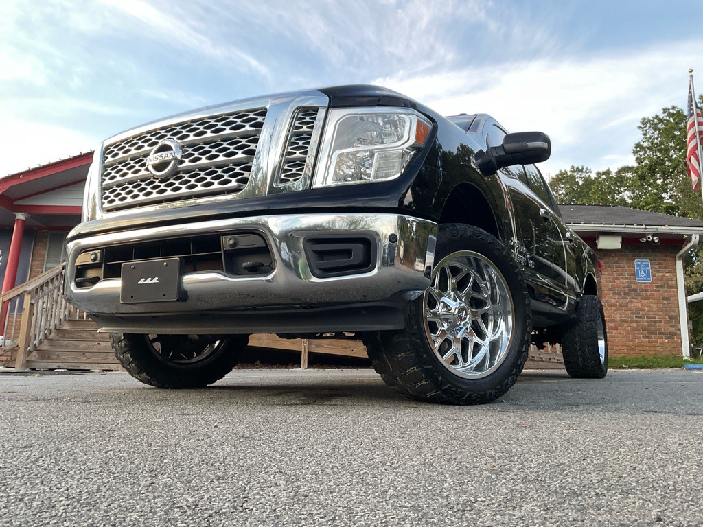 2018 Nissan Titan Image 42