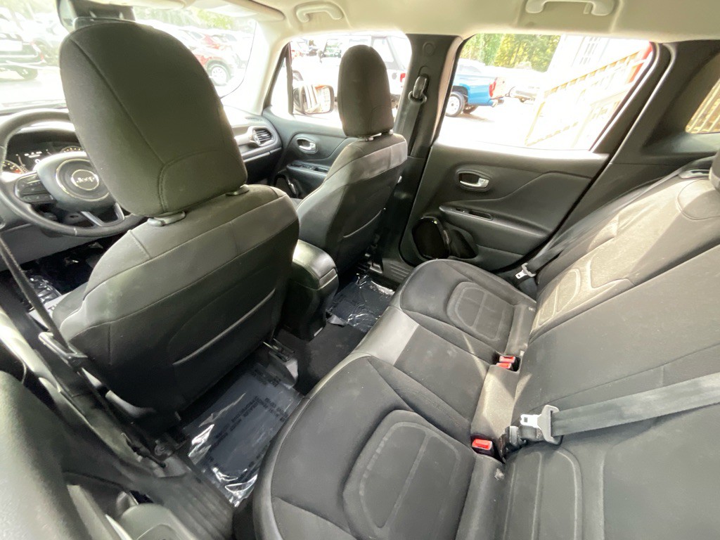 2017 Jeep Renegade Image 28