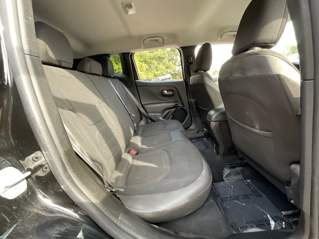 2017 Jeep Renegade Image 30