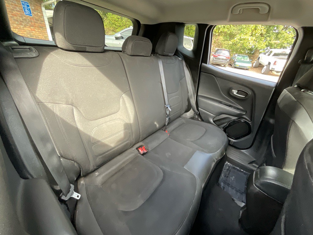 2017 Jeep Renegade Image 32
