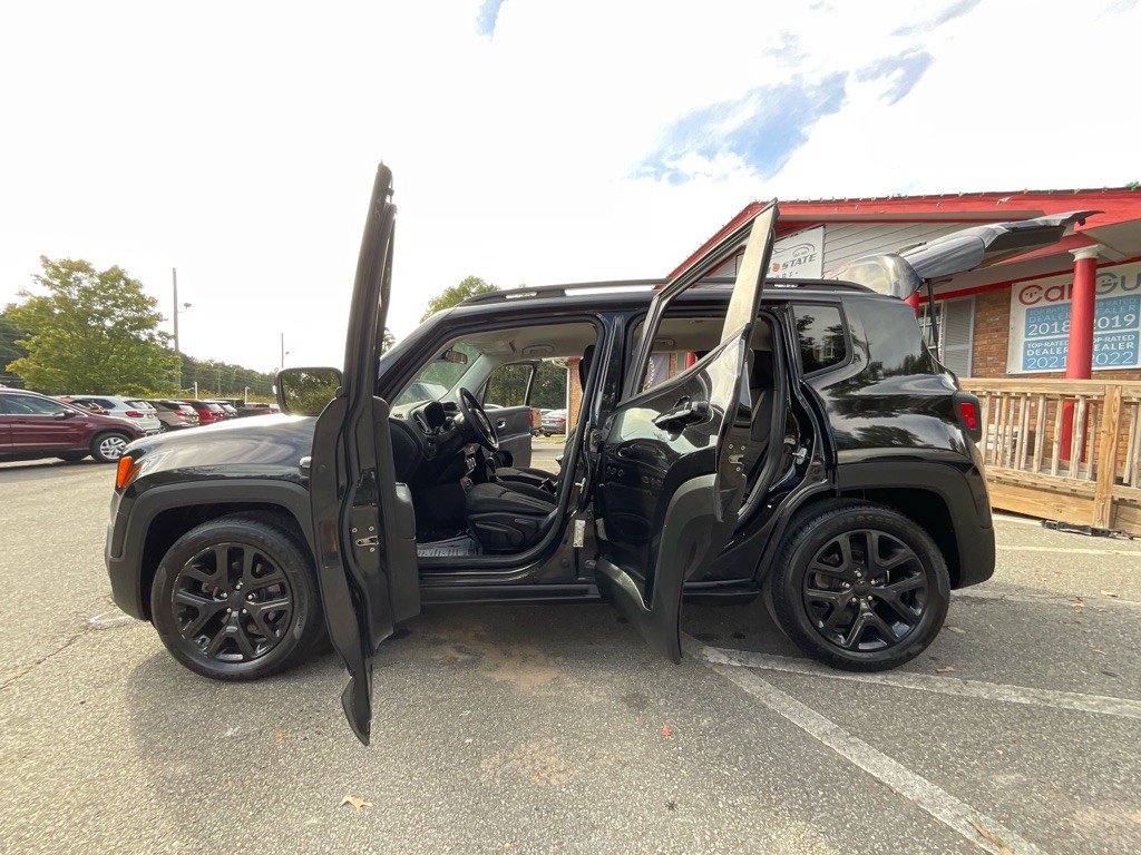 2017 Jeep Renegade Image 34