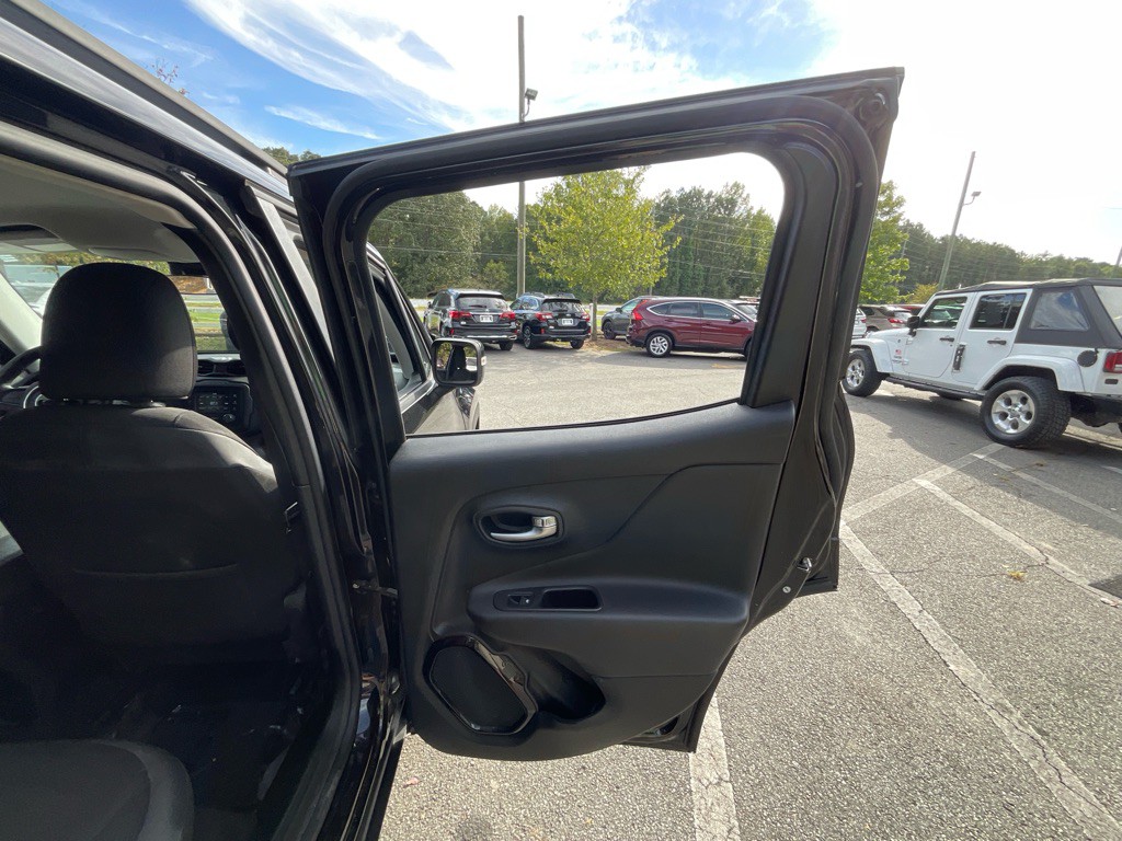 2017 Jeep Renegade Image 42