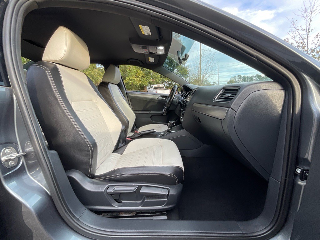 2016 Volkswagen Jetta Image 17