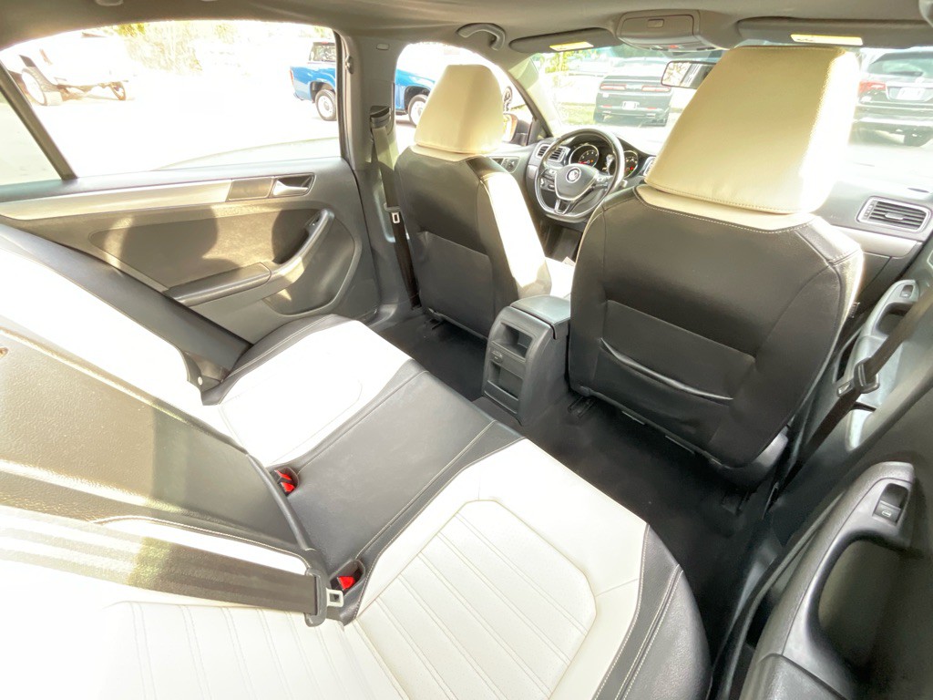 2016 Volkswagen Jetta Image 32
