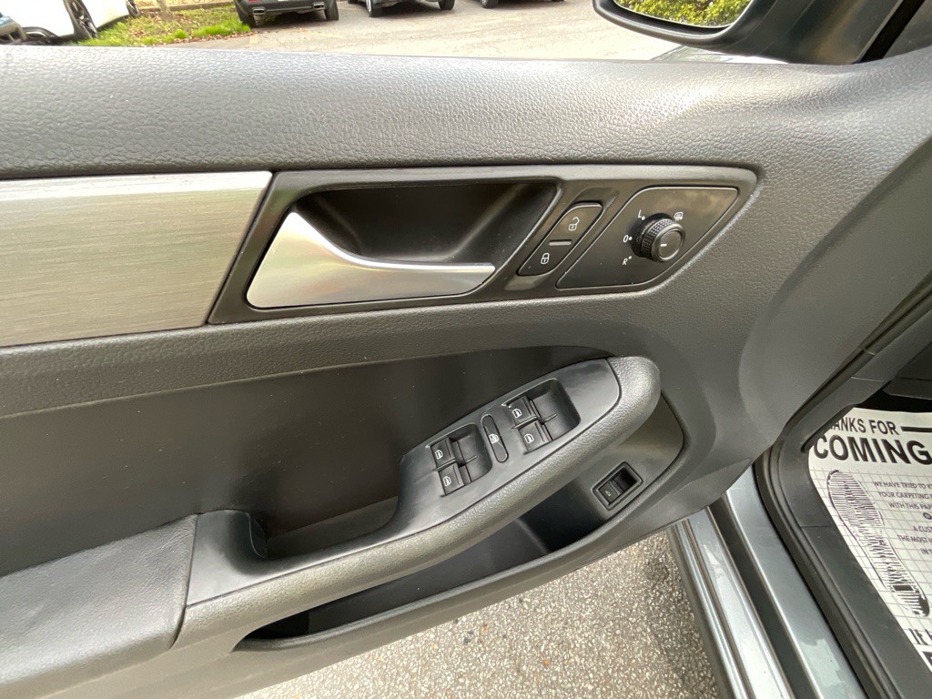 2016 Volkswagen Jetta Image 39
