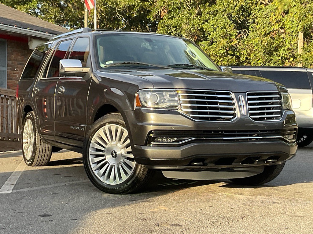 2015 Lincoln Navigator Image 3