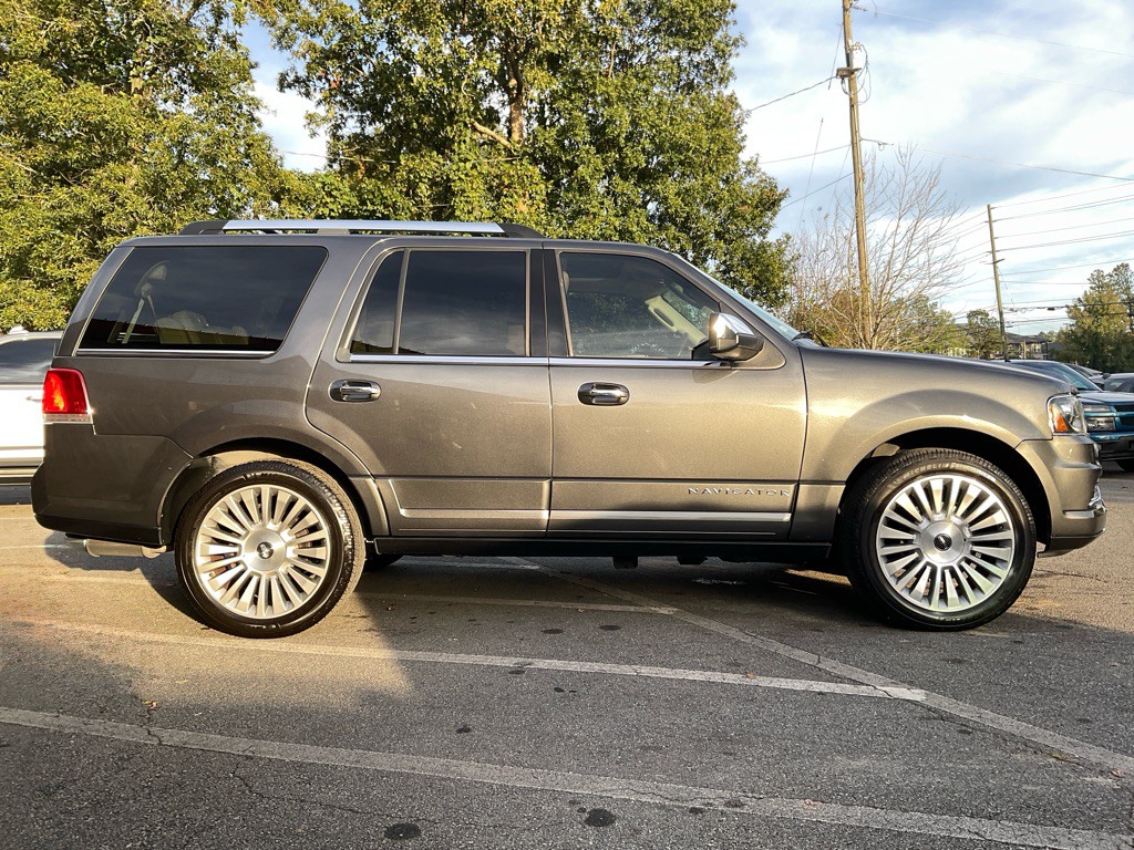 2015 Lincoln Navigator Image 4