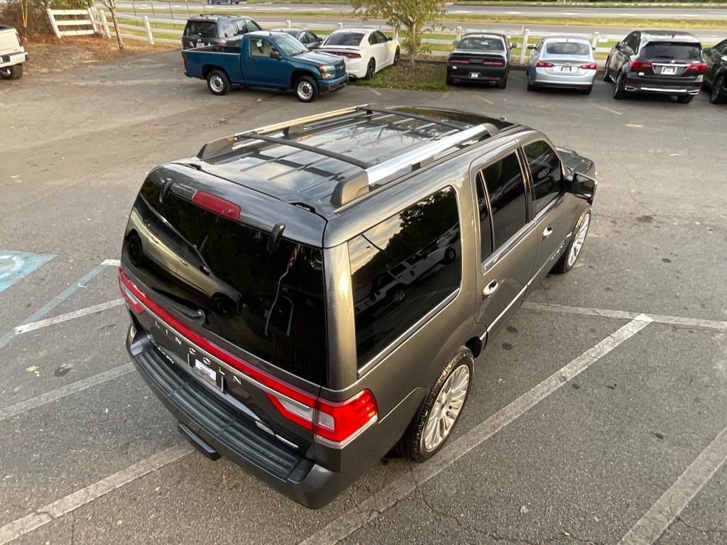 2015 Lincoln Navigator Image 12