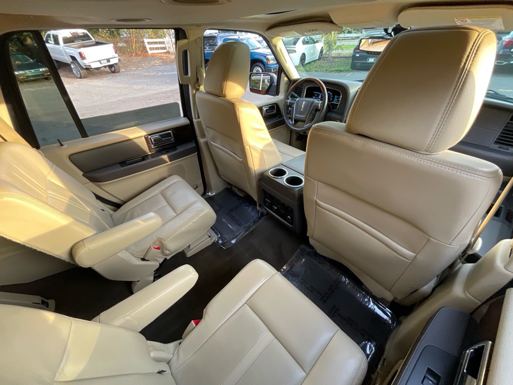 2015 Lincoln Navigator Image 34