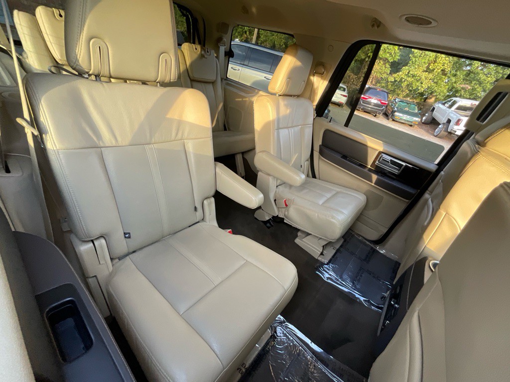 2015 Lincoln Navigator Image 35