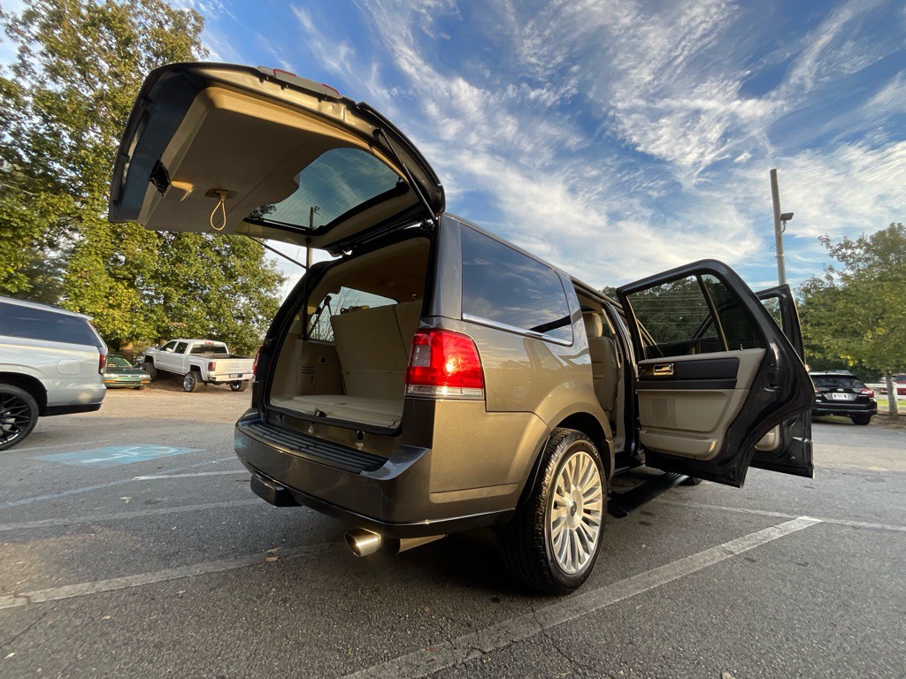 2015 Lincoln Navigator Image 38