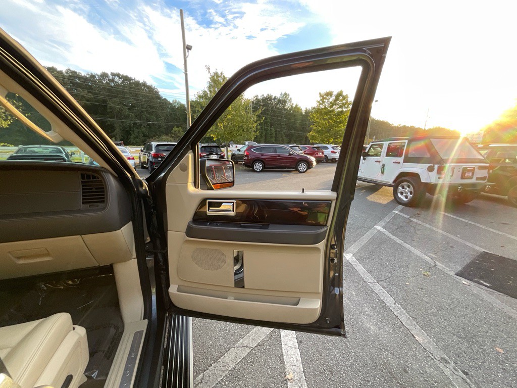 2015 Lincoln Navigator Image 48