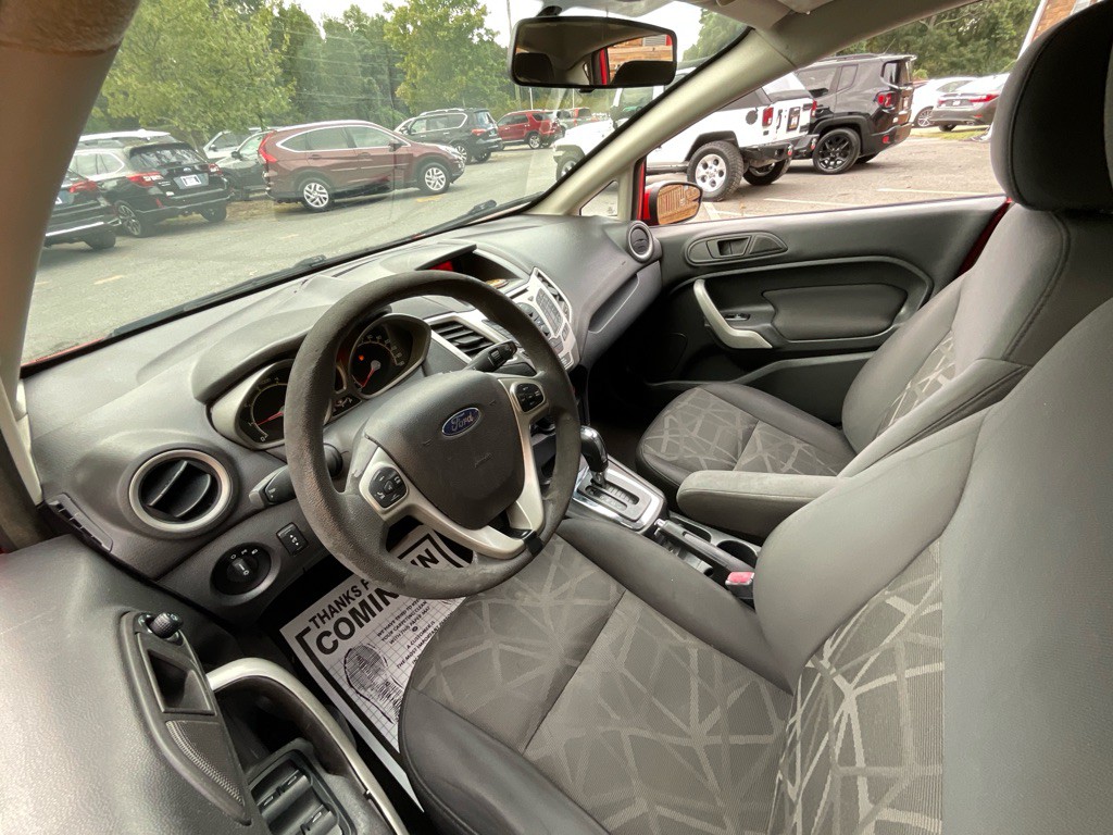 2013 Ford Fiesta Image 11