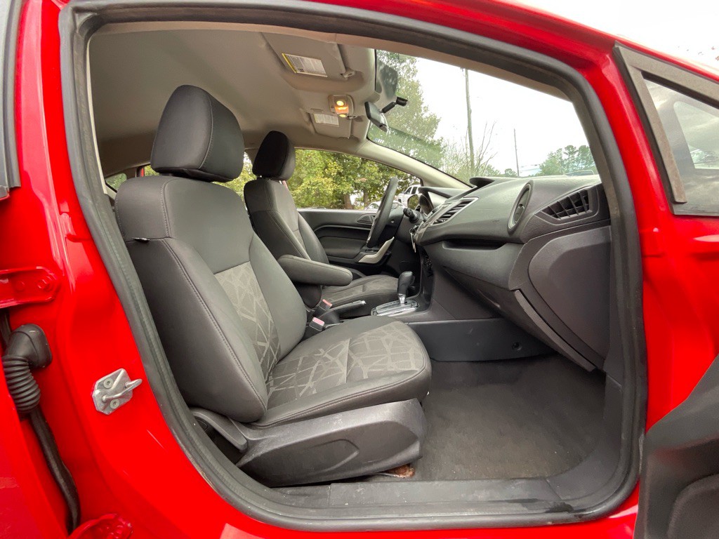 2013 Ford Fiesta Image 13