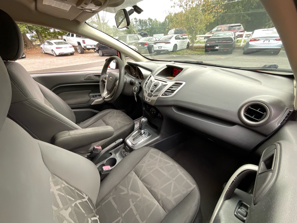 2013 Ford Fiesta Image 14