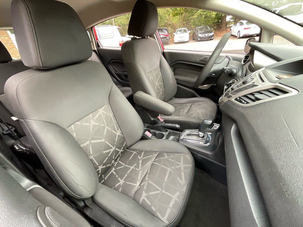 2013 Ford Fiesta Image 15
