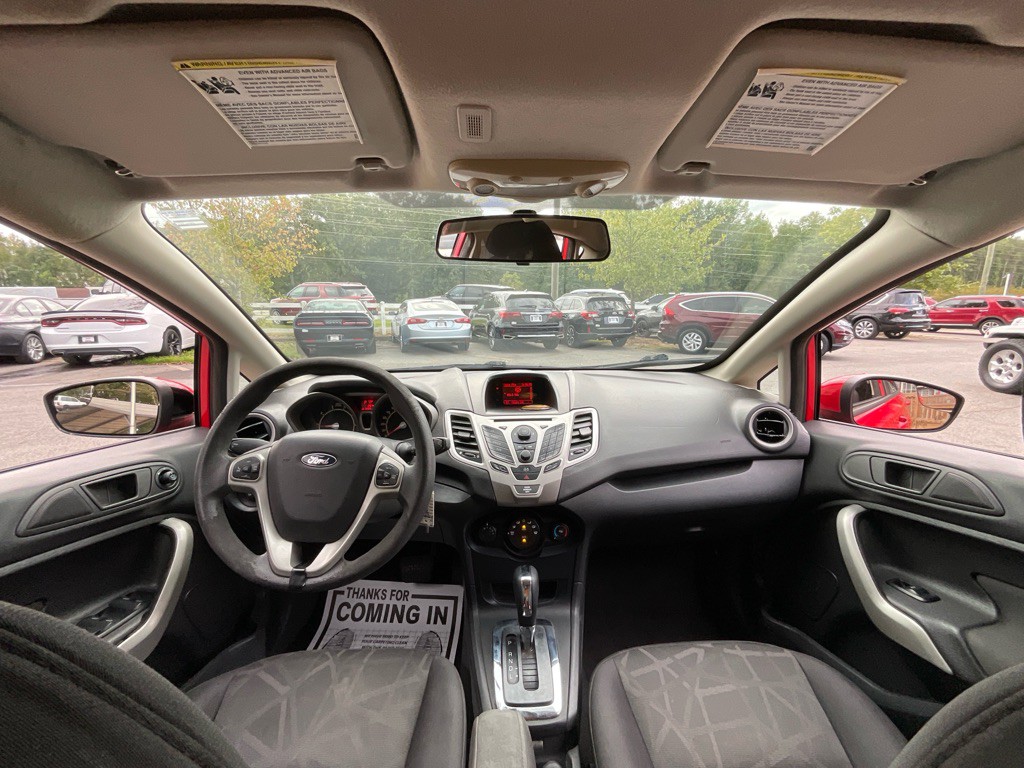 2013 Ford Fiesta Image 16