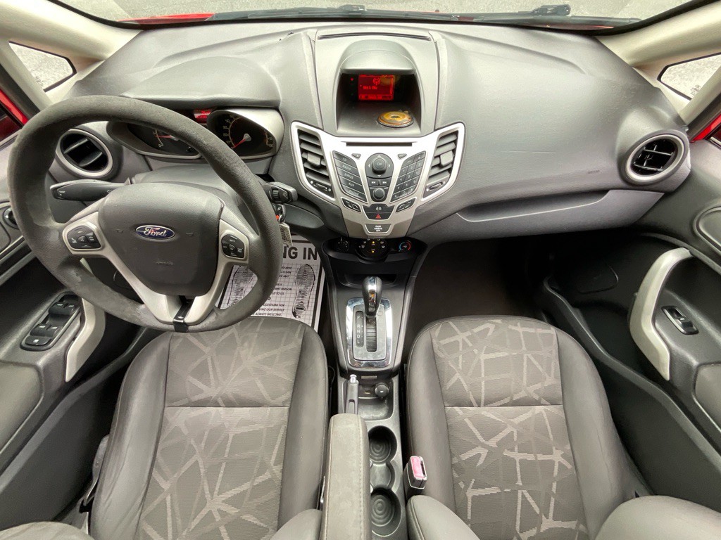 2013 Ford Fiesta Image 17