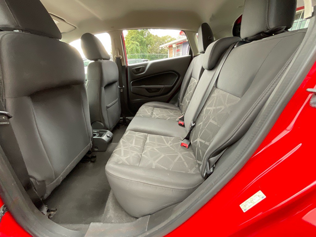 2013 Ford Fiesta Image 22