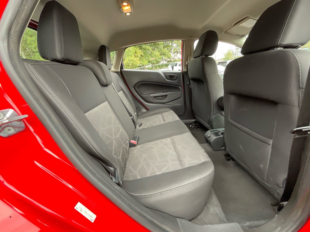 2013 Ford Fiesta Image 25