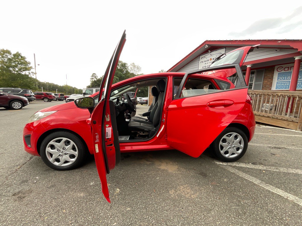2013 Ford Fiesta Image 29