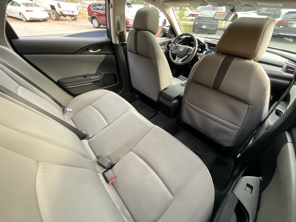 2017 Honda Civic Image 32