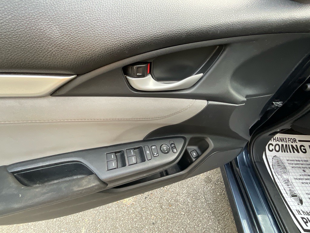 2017 Honda Civic Image 39