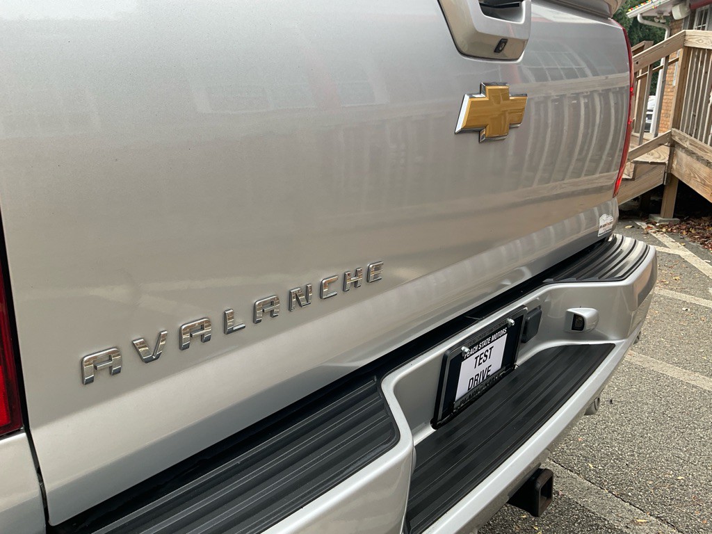 2013 Chevrolet Avalanche Image 9