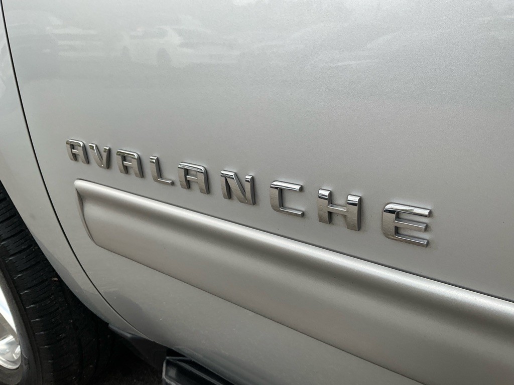 2013 Chevrolet Avalanche Image 10