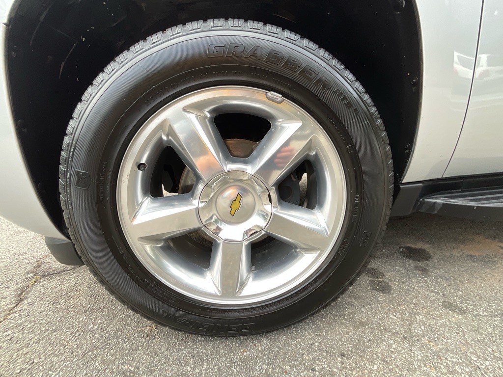 2013 Chevrolet Avalanche Image 13
