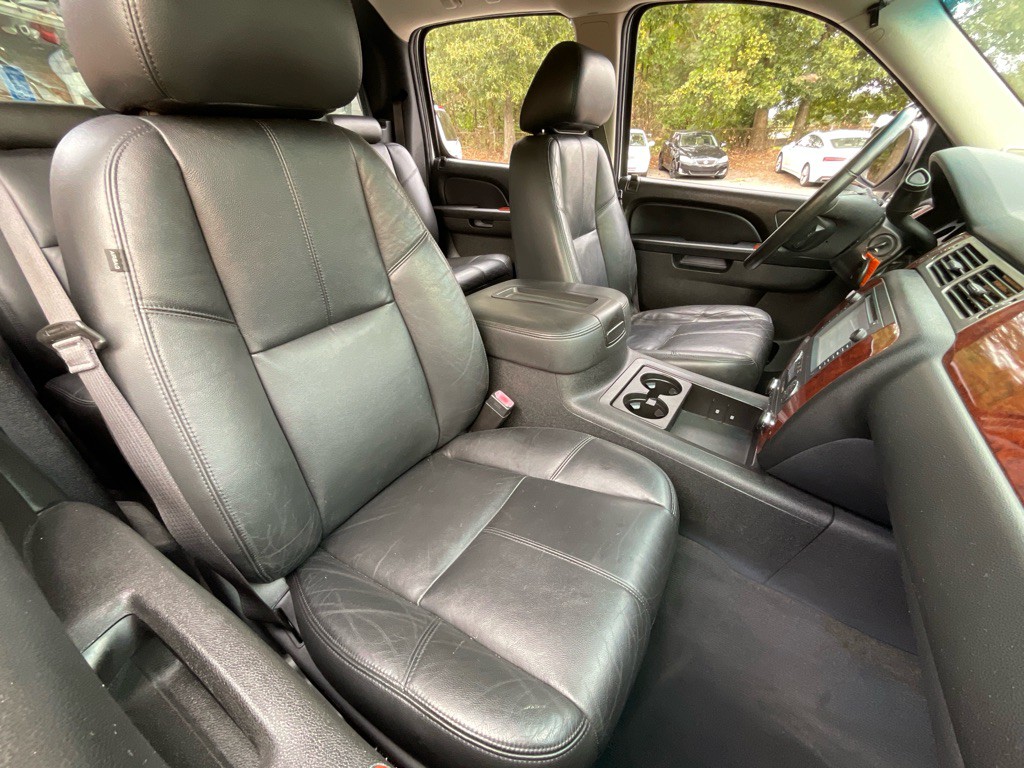 2013 Chevrolet Avalanche Image 20