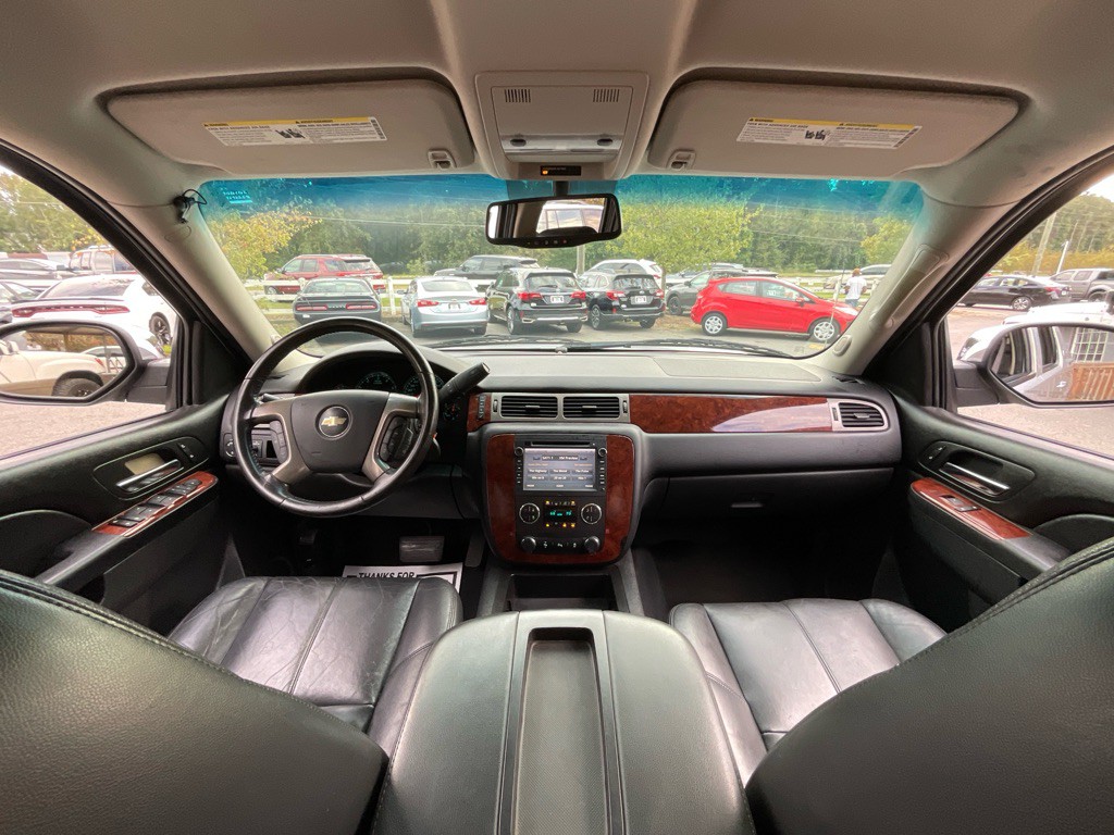 2013 Chevrolet Avalanche Image 21
