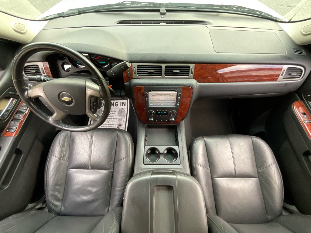 2013 Chevrolet Avalanche Image 22