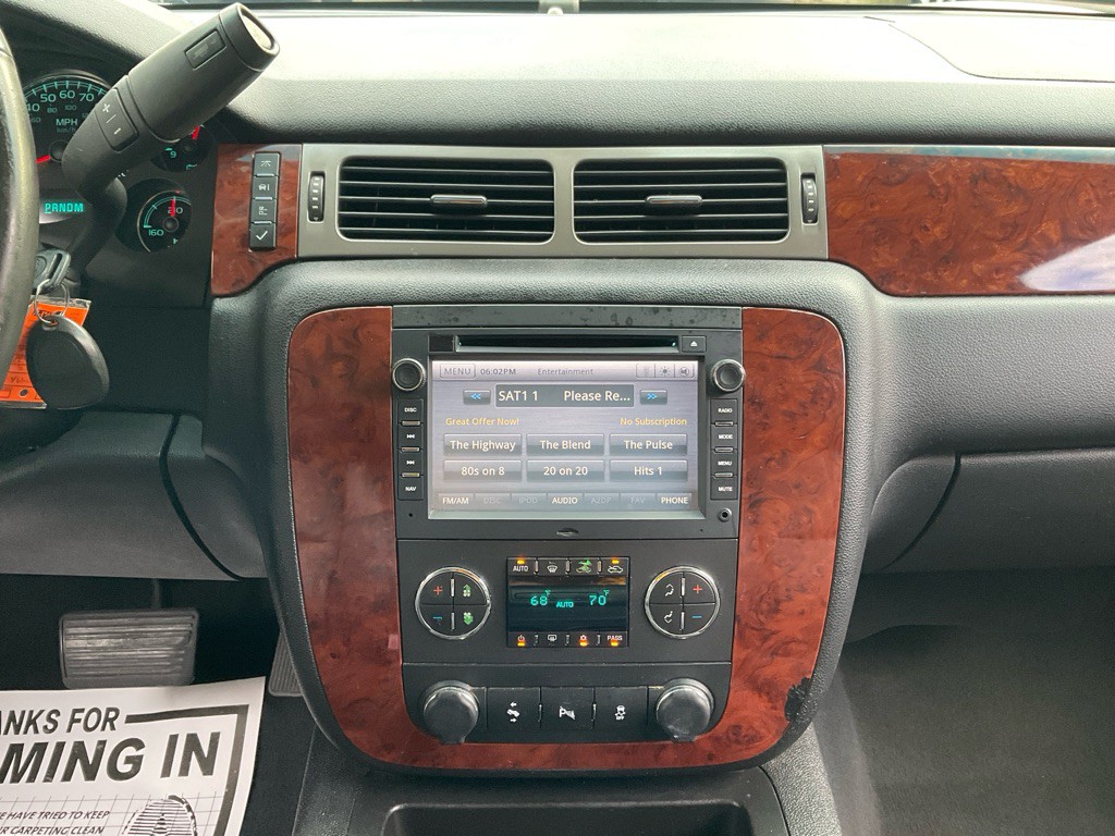 2013 Chevrolet Avalanche Image 23