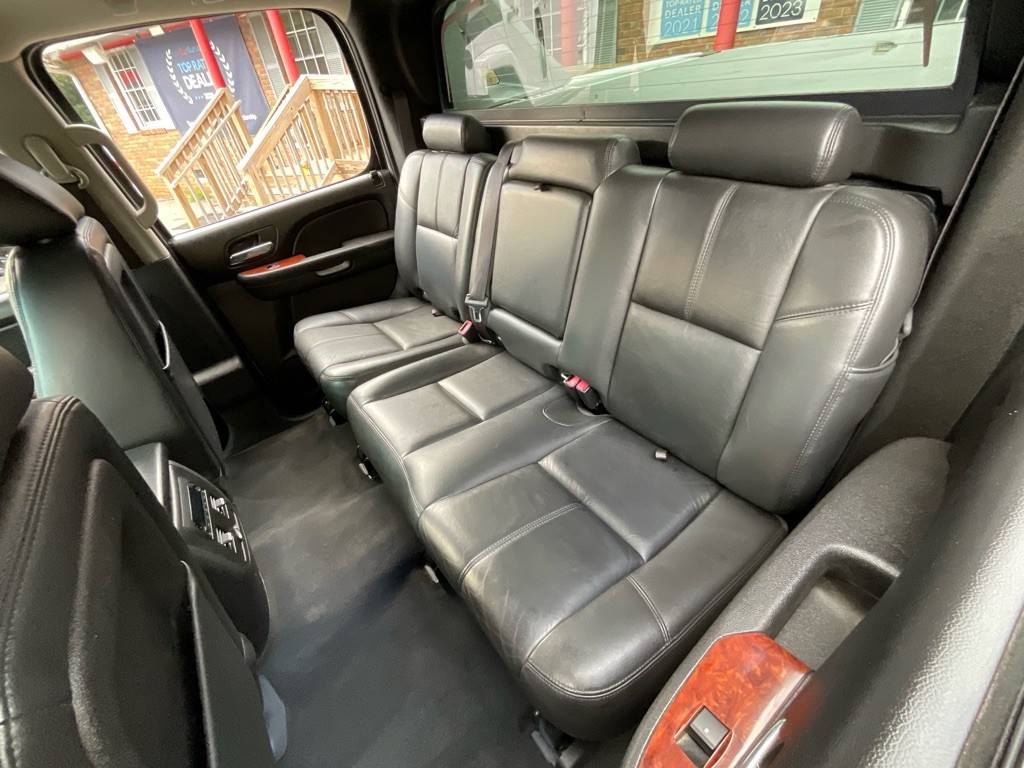 2013 Chevrolet Avalanche Image 31