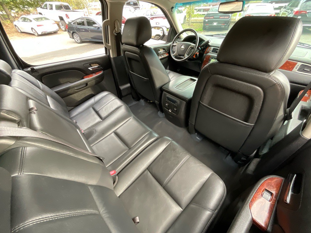2013 Chevrolet Avalanche Image 33