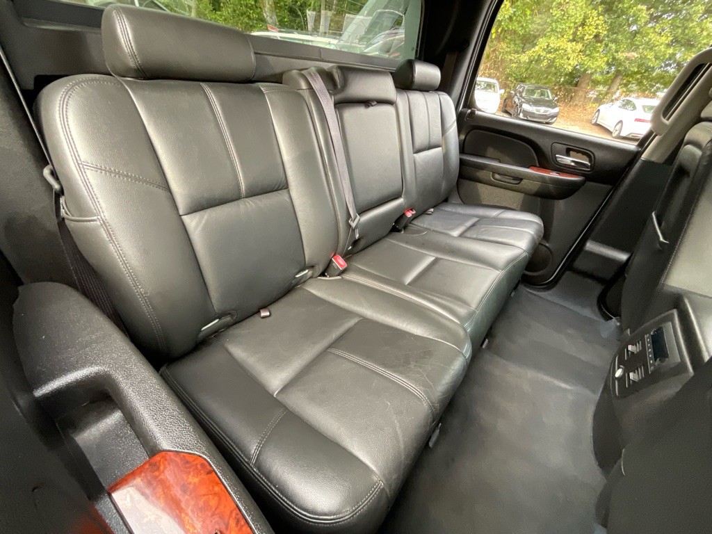 2013 Chevrolet Avalanche Image 34