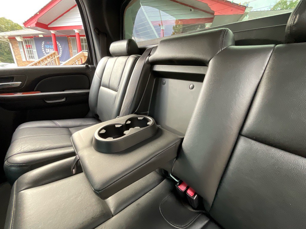 2013 Chevrolet Avalanche Image 35