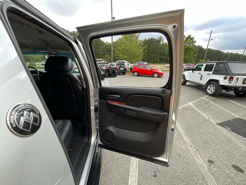 2013 Chevrolet Avalanche Image 44