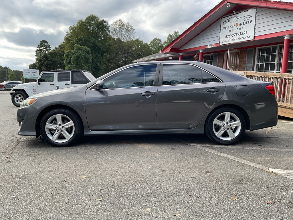 2014 Toyota Camry Image 8