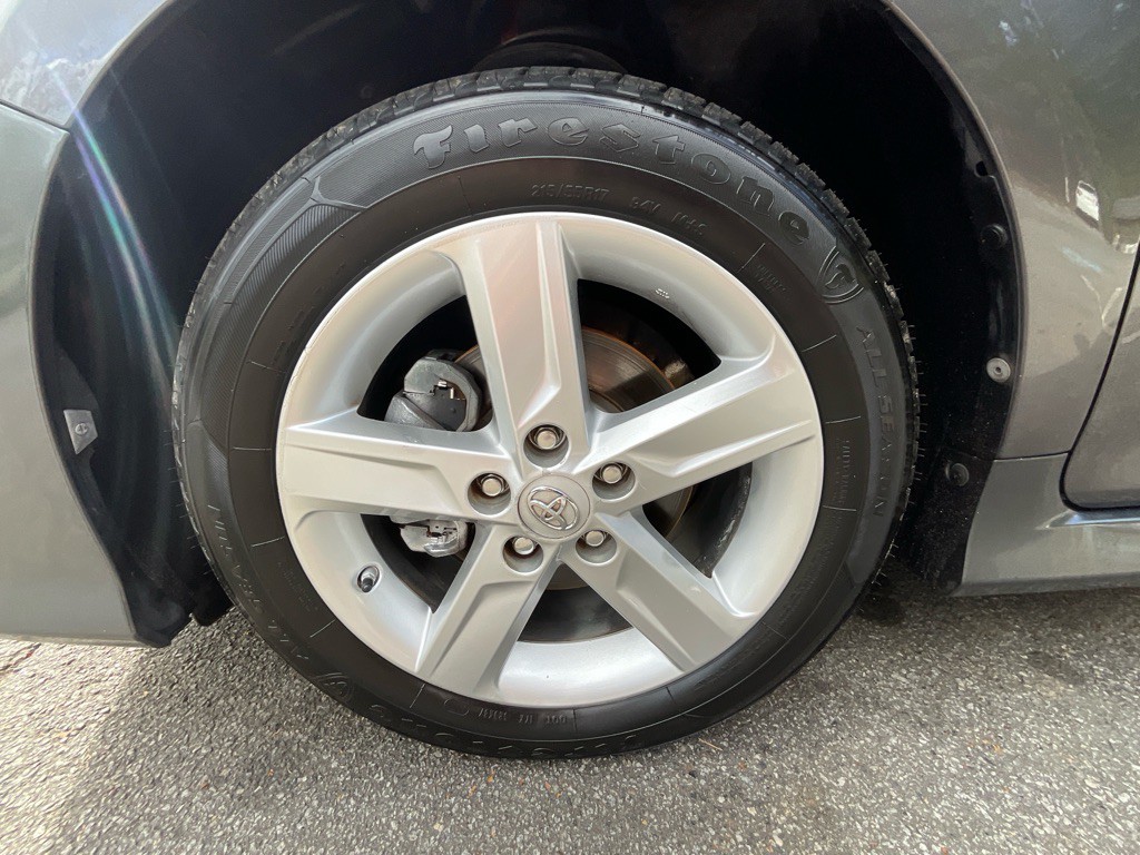 2014 Toyota Camry Image 12