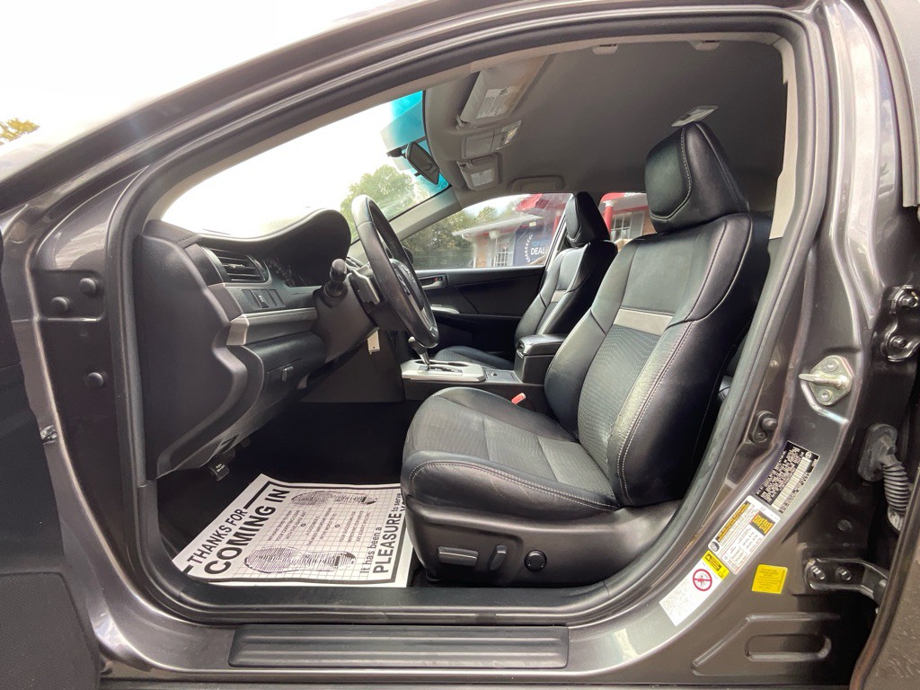 2014 Toyota Camry Image 14