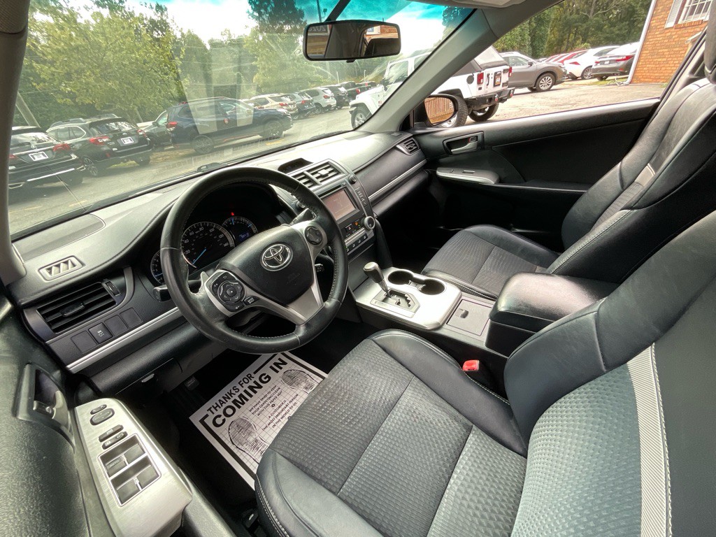 2014 Toyota Camry Image 15