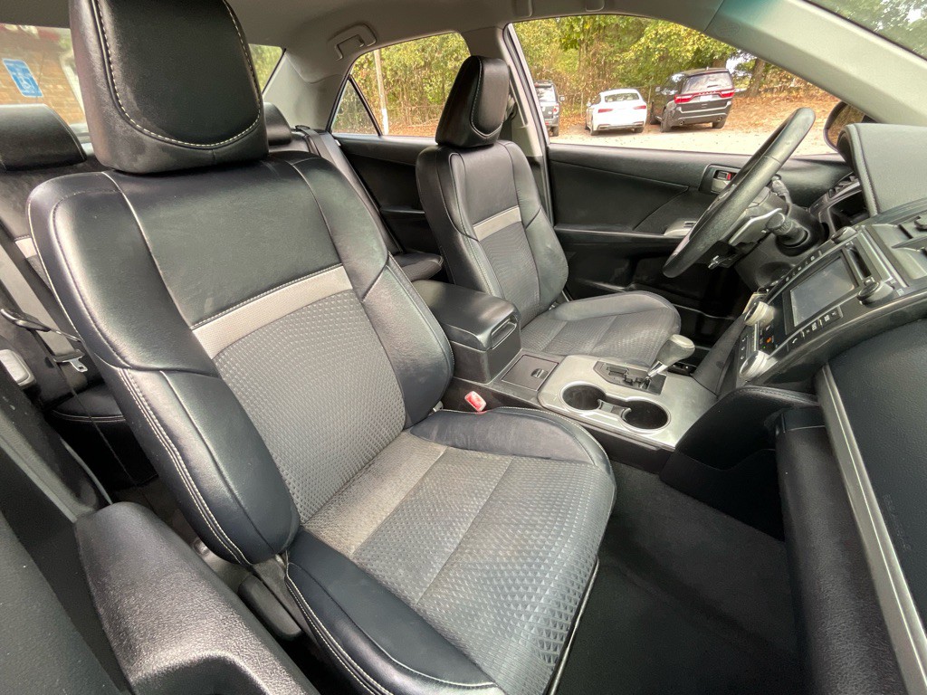 2014 Toyota Camry Image 19