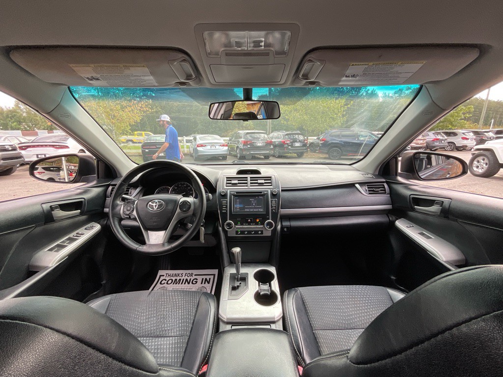 2014 Toyota Camry Image 20