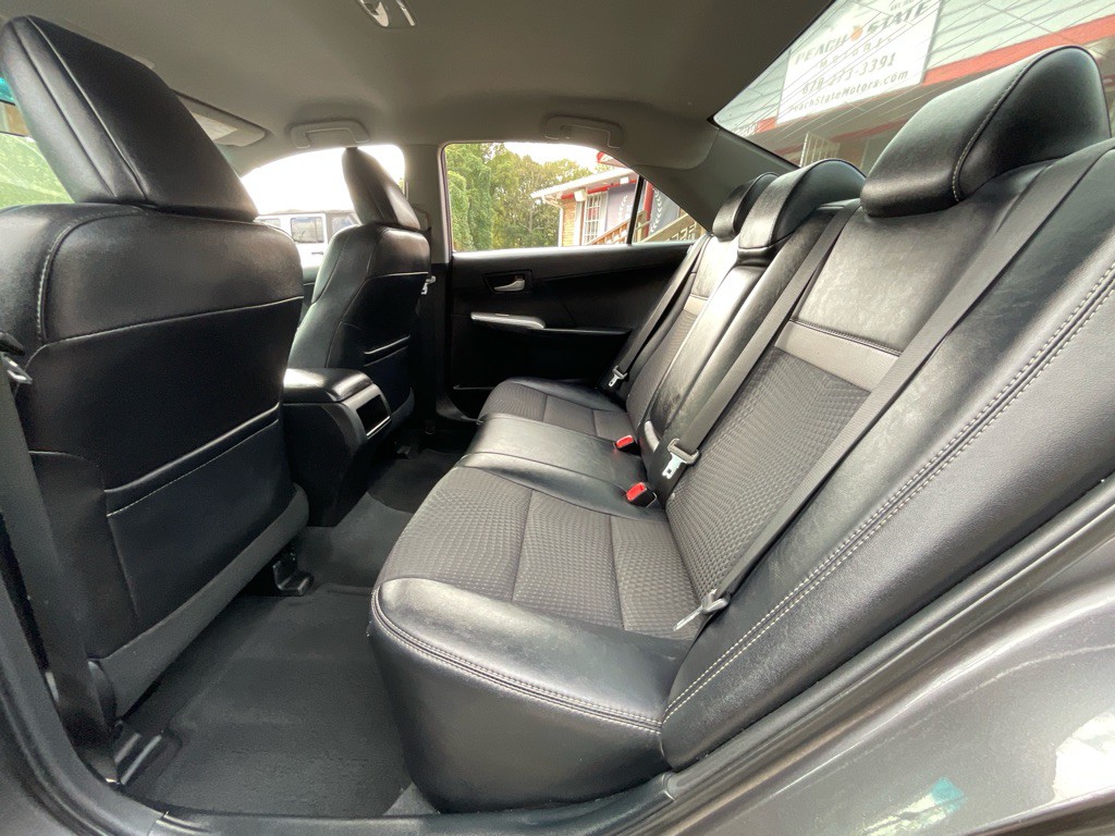 2014 Toyota Camry Image 26