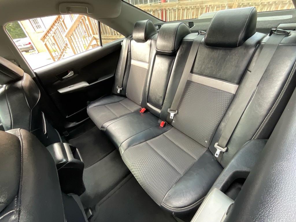 2014 Toyota Camry Image 28