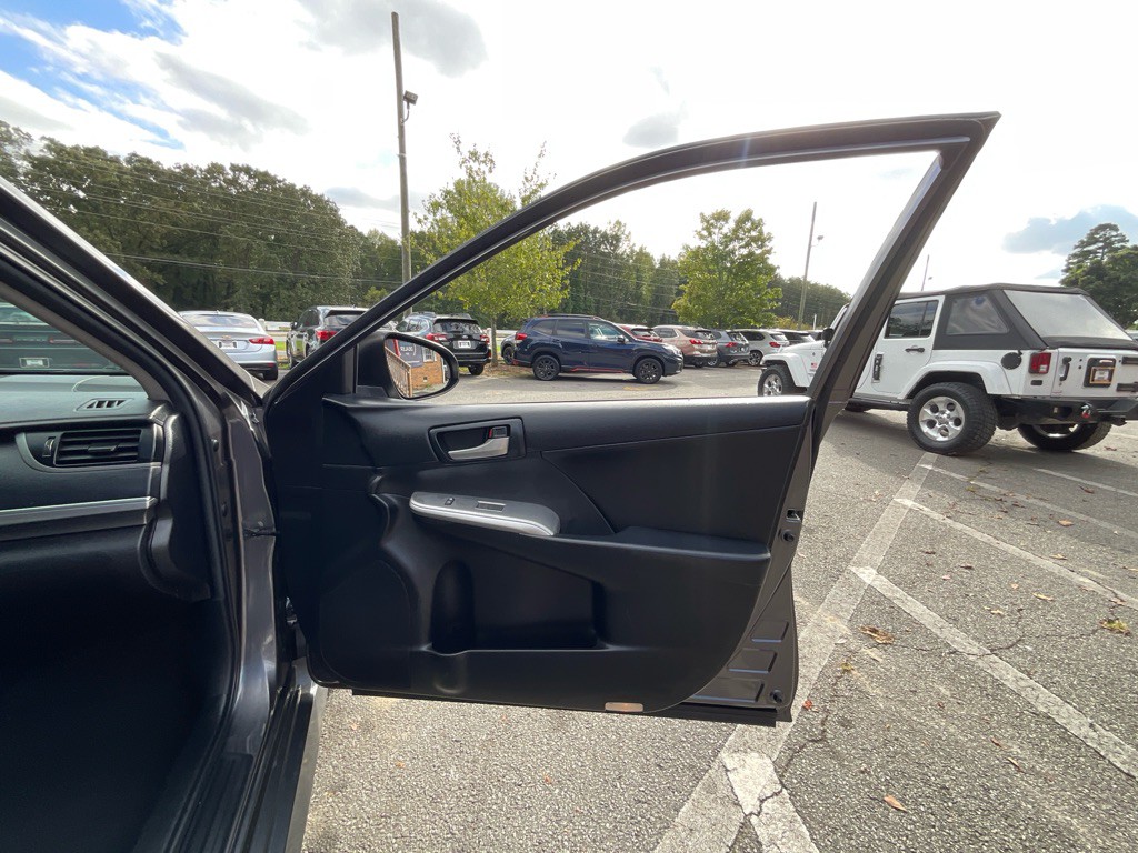 2014 Toyota Camry Image 40