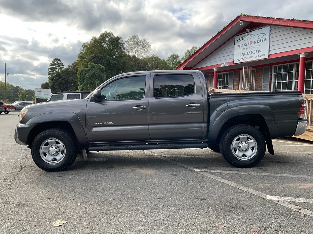 2015 Toyota Tacoma Image 8