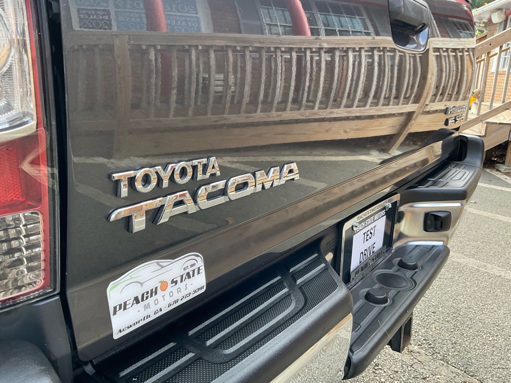 2015 Toyota Tacoma Image 9